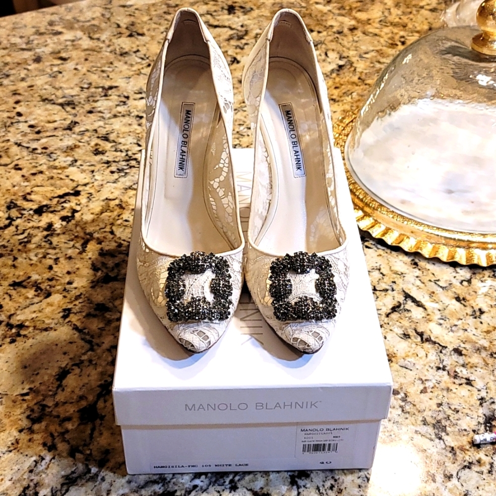 Manolo Blahnik Hangisi White Lace